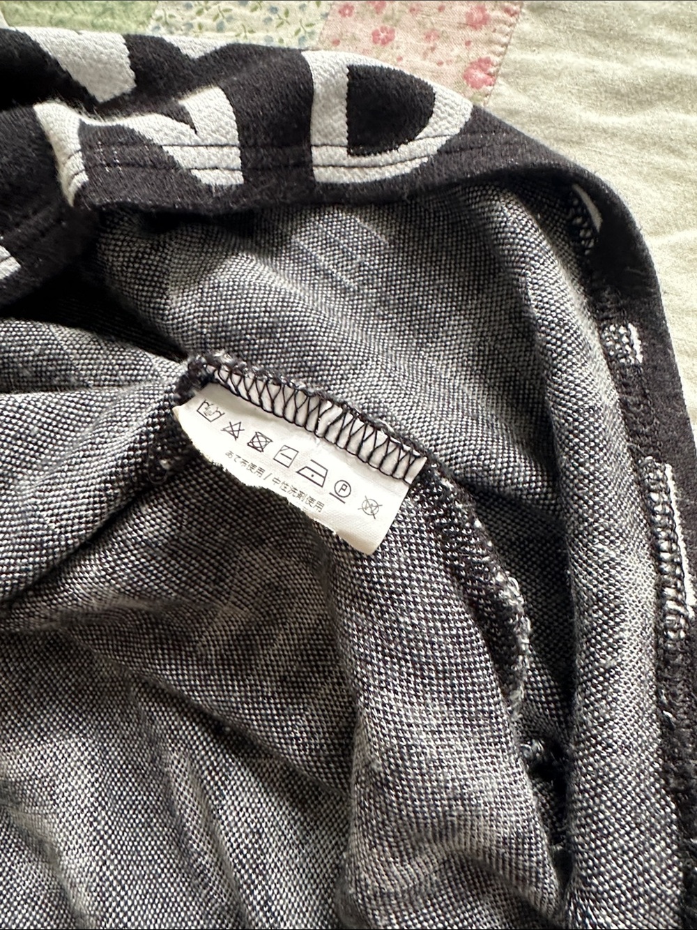 W—Black Graphic Knit skirt